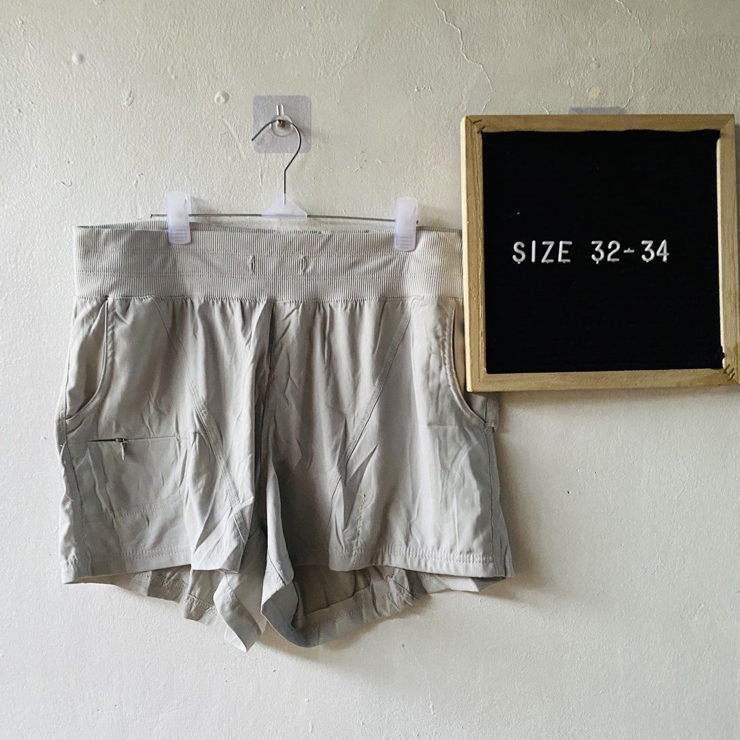 Athletic Works Nylon Spandex Athletic Shorts (Category: Shorts) located in Caloocan City. Submitted by lovemyclothes21 (Listing ID 1470843421, Image 1). Description: - Brand: Athletic Works - Color: Grey - Size: Medium (PH 8-10 / Tagged 32-34) - Material: 94% Nylon, 6% Spandex (with stretch) - Features: Wide ribbed waistband, secure front zipper pocket on the right - Fit: Regular fit, ideal for workouts or casual everyday wear.