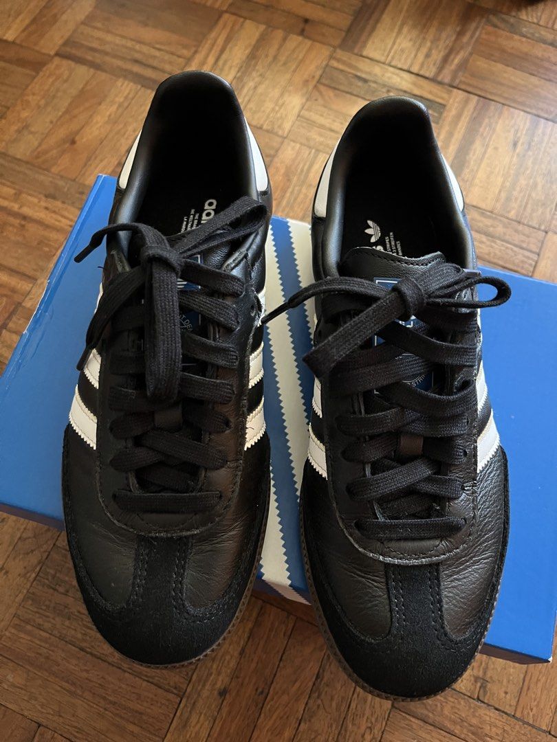 Authentic Adidas Samba Gum Sole (Category: Sneakers) located in Makati City. Submitted by yoursecondbest (Listing ID 1470749511, Image 2). Description: For unisex. Fits size 37-37.5 for women. Bought at Commonwealth Rockwell. RFS black sneakers di bagay sakin..