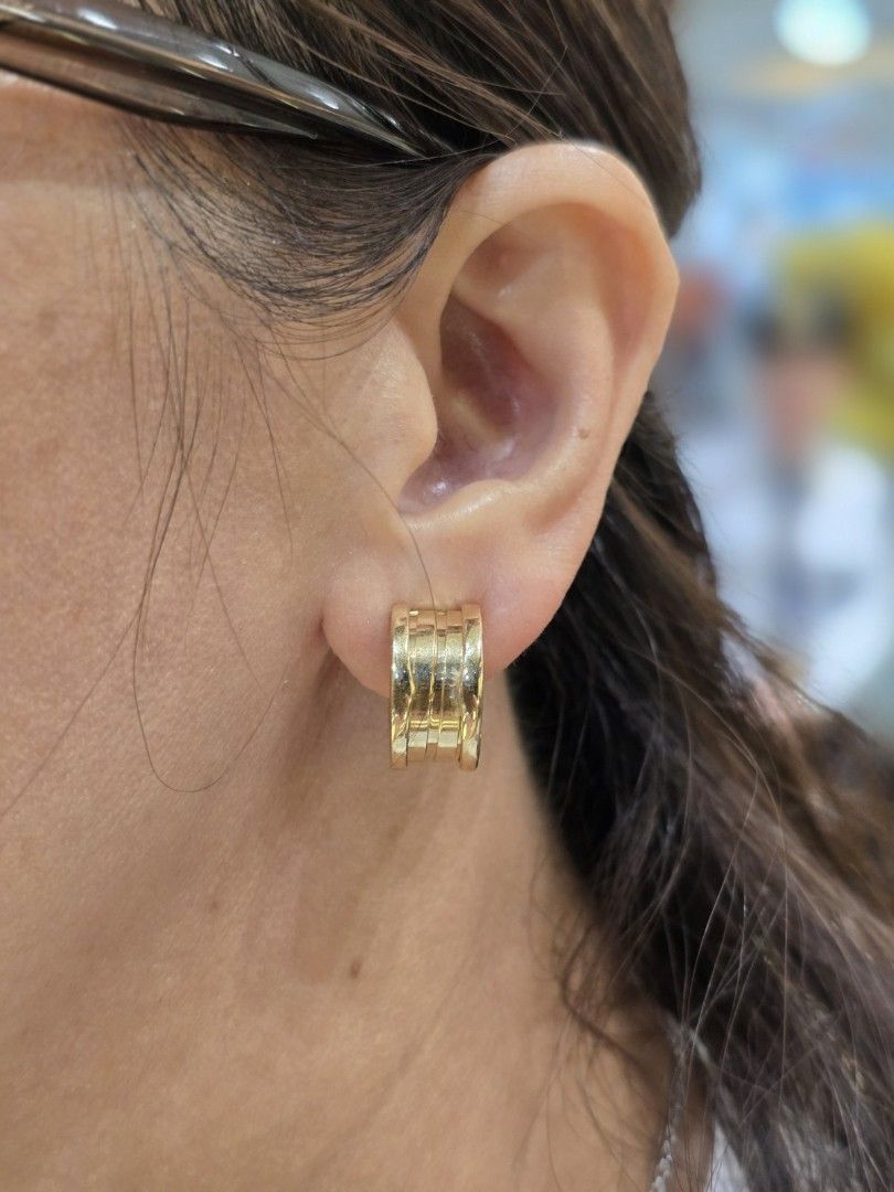 Authentic BVLGARI Bzero Earrings in 18k Yellow Gold (Category: Earrings) located in Davao. Submitted by designerlux_808 (Listing ID 1470801525, Image 2). Description: Authentic BVLGARI Bzero Earrings in 18k Yellow Gold 14.90 grams Pre loved Piece from.B VLAGRI Provided box only.