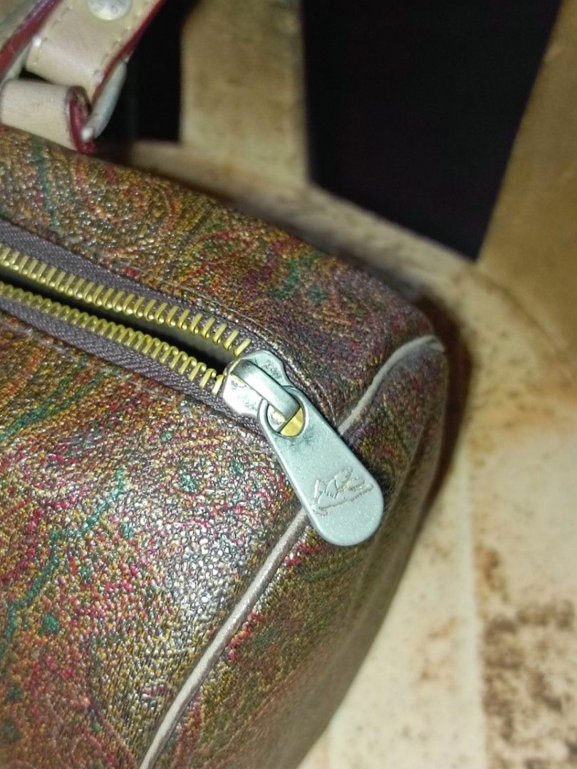 AUTHENTIC Etro Barrel Bag (Category: Luxury Bags & Wallets) located in Rizal. Submitted by nokorimono. (Listing ID 1470747259, Image 2). Description: .