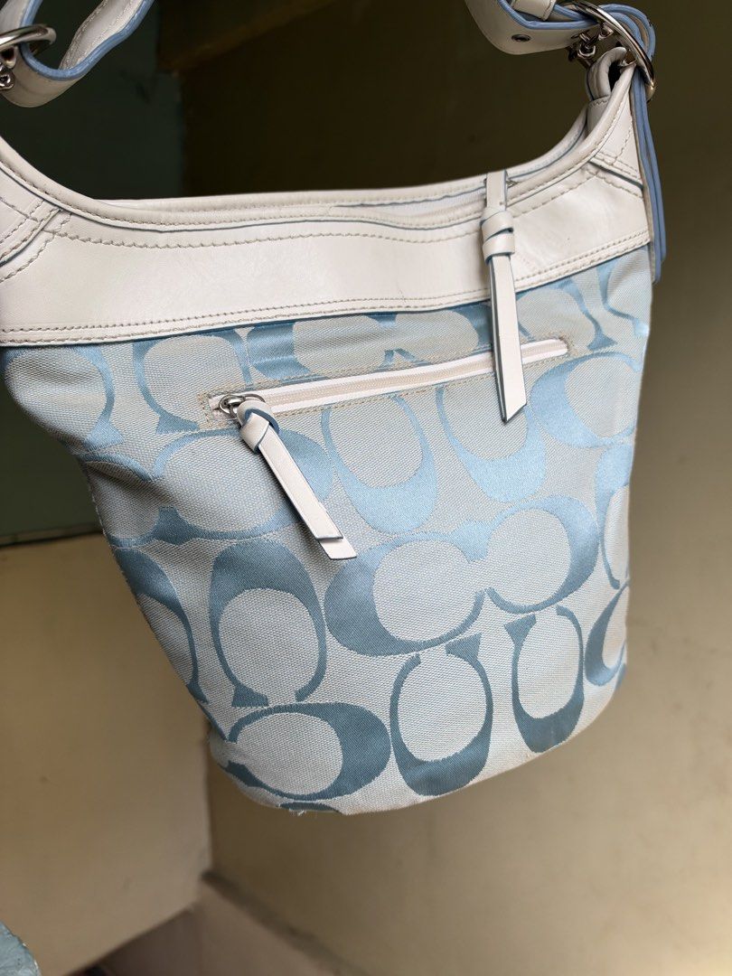 Authentic vintage coach med size (Category: Shoulder Bags) located in Cagayan de Oro. Submitted by negosyantesibengineer (Listing ID 1470798966, Image 3). Description: .