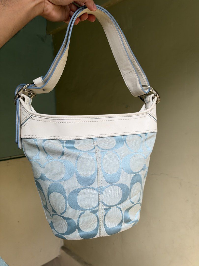 Authentic vintage coach med size (Category: Shoulder Bags) located in Cagayan de Oro. Submitted by negosyantesibengineer (Listing ID 1470798966, Image 2). Description: .