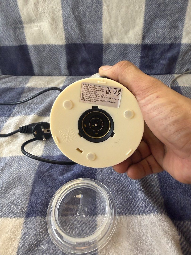 Automatic Milk Frother (Category: Coffee Machines & Makers) located in Bulacan. Submitted by mysticdeer.6d7f47 (Listing ID 1470749089, Image 3). Description: Automatic Milk Frother 220V.
