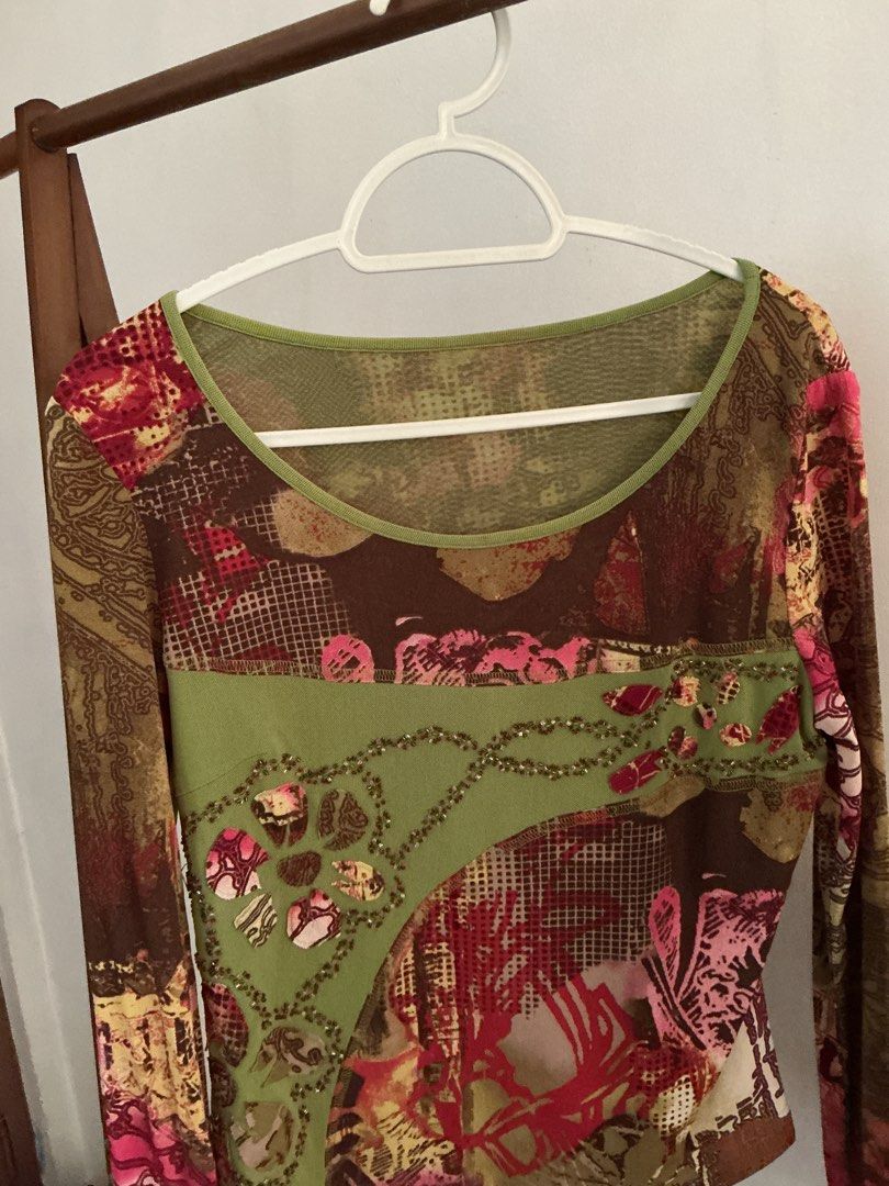 B1T1 esoteric unique y2k tops (Category: Blouses) located in Manila. Submitted by 888saiz (Listing ID 1470807025, Image 3). Description: .
