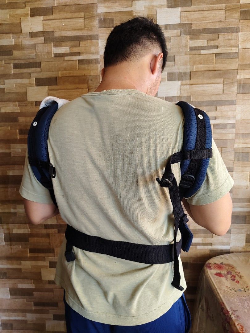 Baby carrier (Category: Babies & Kids Fashion) located in Davao. Submitted by dvo_jpnstuff (Listing ID 1470812061, Image 3). Description: aprica Brand, multiple purpose.