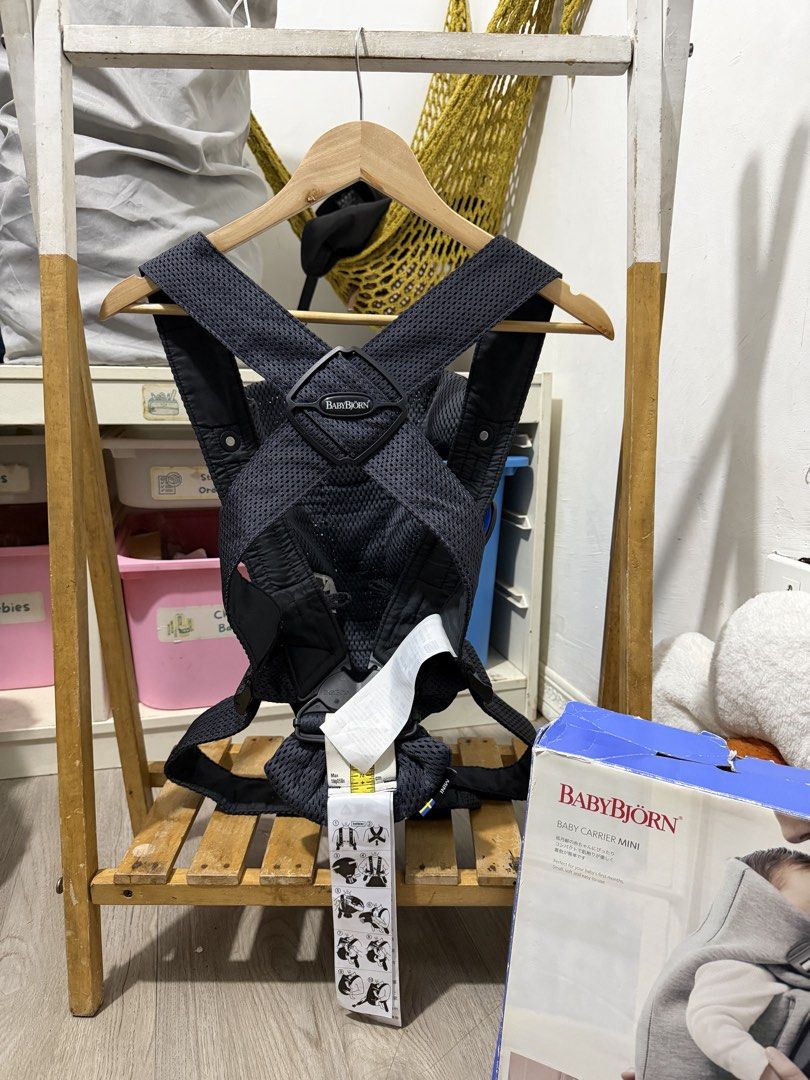 babybjorn mini mesh antracite latest version (Category: Carriers & Slings) located in Santa Maria. Submitted by babyshowearph_official (Listing ID 1470902217, Image 2). Description: .