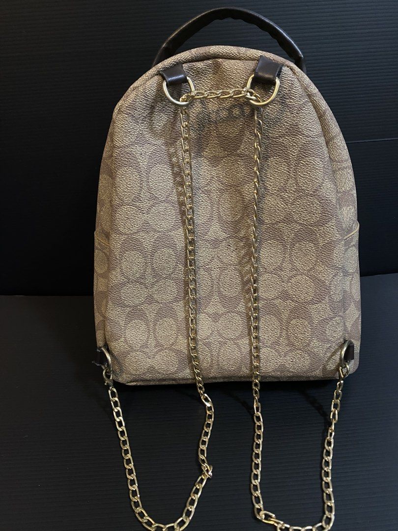 backpack bag (Category: Backpacks) located in Batu Berendam. Submitted by ameerothman (Listing ID 1470909593, Image 2). Description: Preloved/bundle backpack bag condition like new.. 23x25cm.