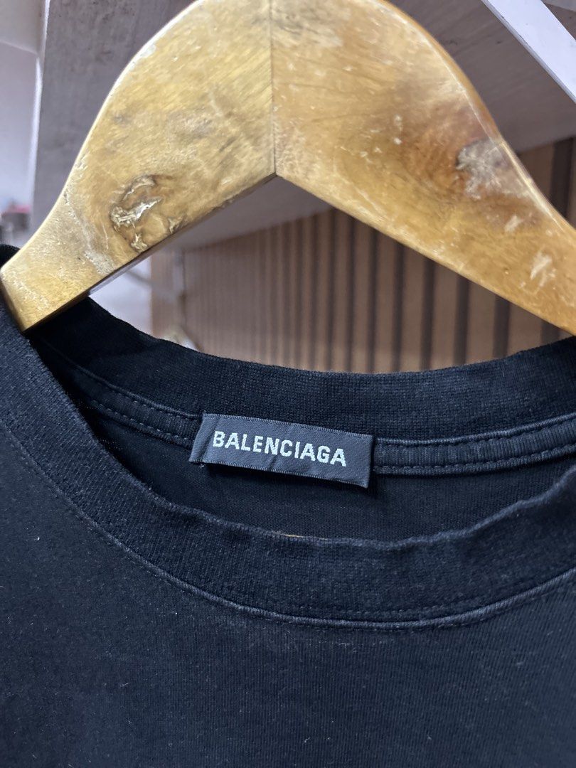 Balenciaga (Category: Activewear) located in Mabalacat. Submitted by johnchanfinds (Listing ID 1470768992, Image 3). Description: Excellent condition Size M Width 20 Length 28 Color rate 9.5/10.