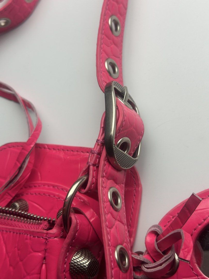 Balenciaga (Category: Luxury Bags & Wallets) located in Orani. Submitted by ajgav69 (Listing ID 1470842432, Image 3). Description: Balenciaga le cagole As new Coded No issue .