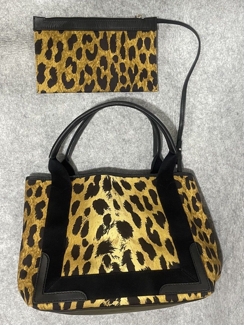 balenciaga (Category: Luxury Bags & Wallets) located in Calamba. Submitted by thriftingoverload (Listing ID 1470845189, Image 3). Description: plus shipping fee.