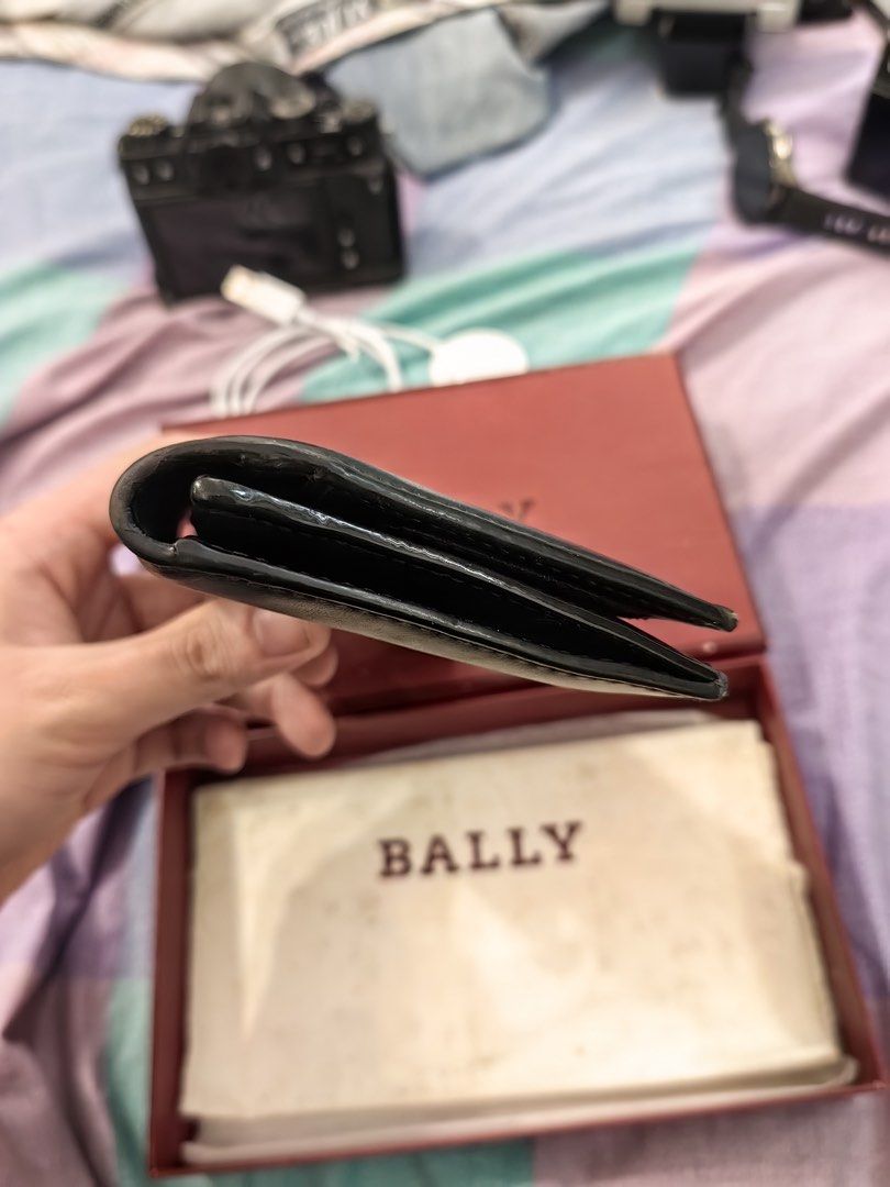 Bally Mens wallet (Category: Wallets & Card Holders) located in Manila. Submitted by departmentstore.ph (Listing ID 1470911826, Image 3). Description: Very presentable .