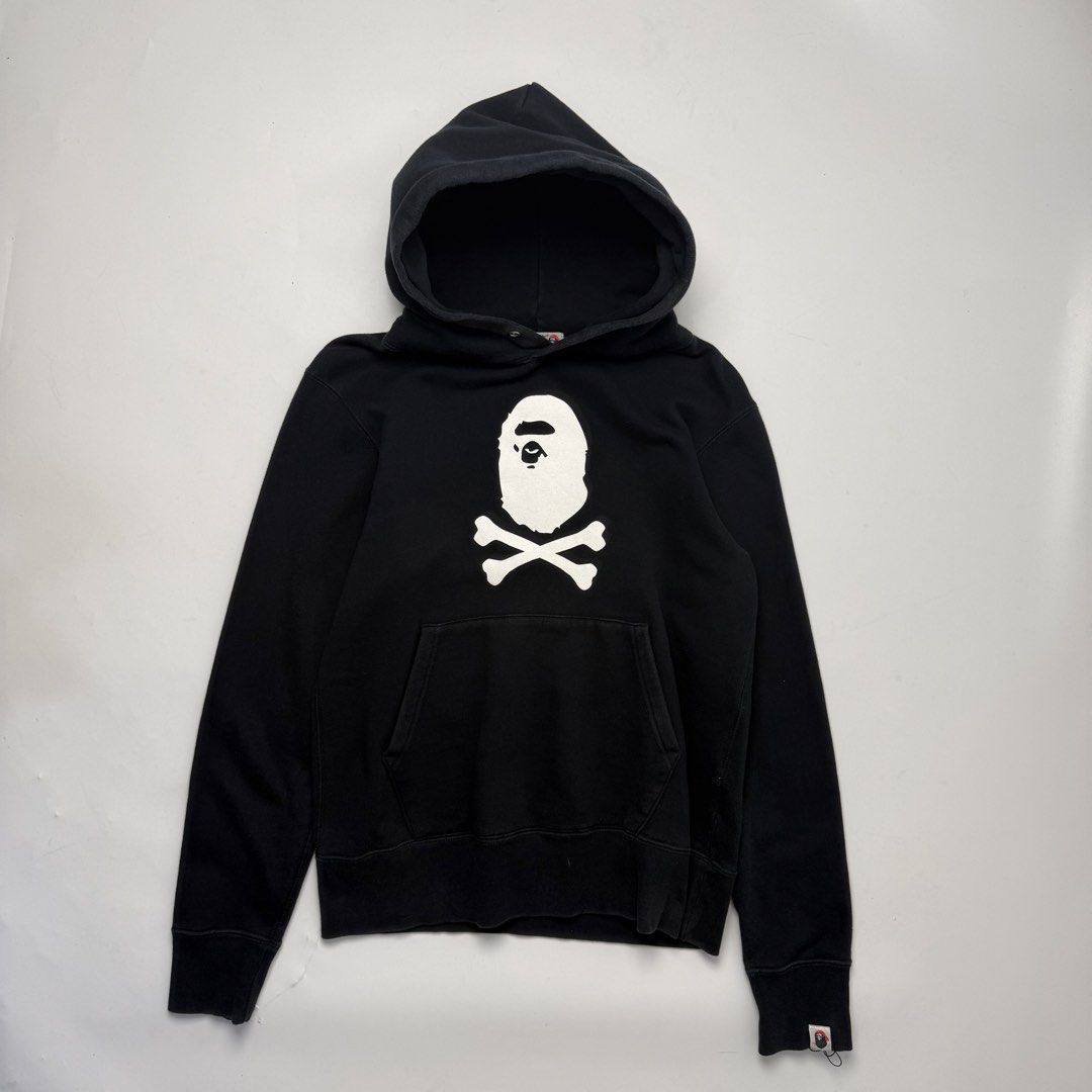 Bape Pirate Hoodie (Category: Coats, Jackets and Outerwear) located in Quezon City. Submitted by beastmnl (Listing ID 1470818732, Image 1). Description: Dimension 20 width 25 length .