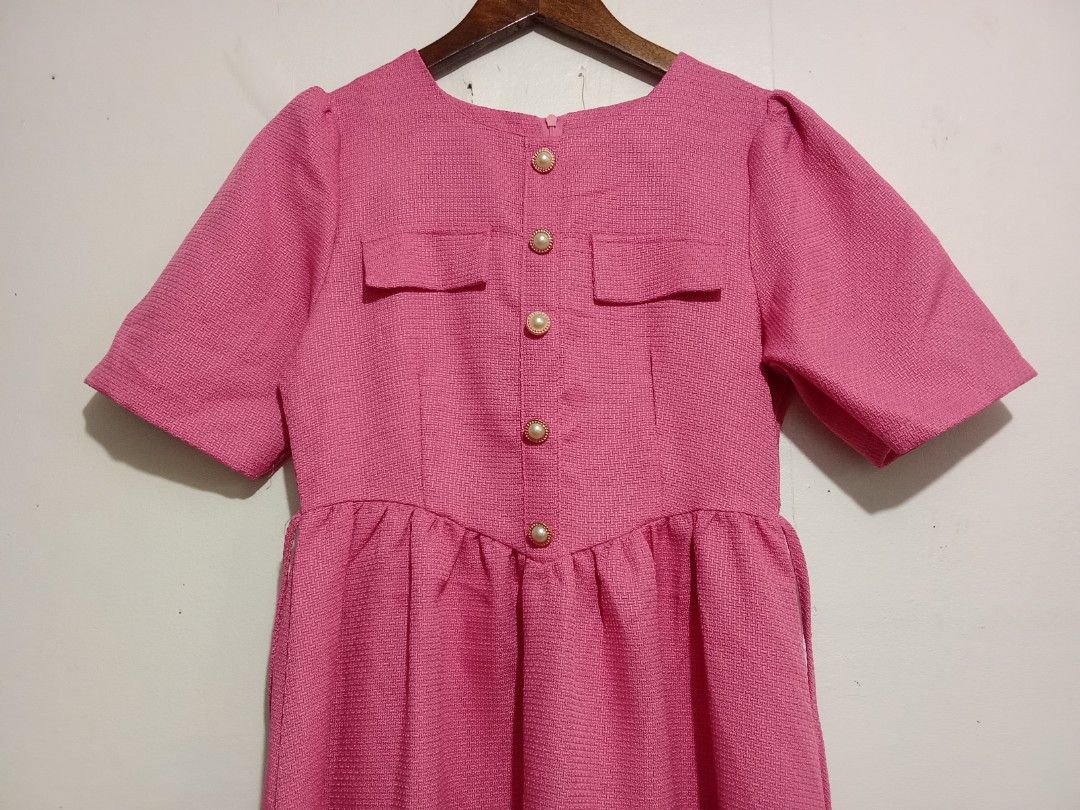 Barbie Dress (Category: Dresses) located in General Trias. Submitted by octavianoc20869 (Listing ID 1470833839, Image 2). Description: used once during an event mall price 500 pesos.