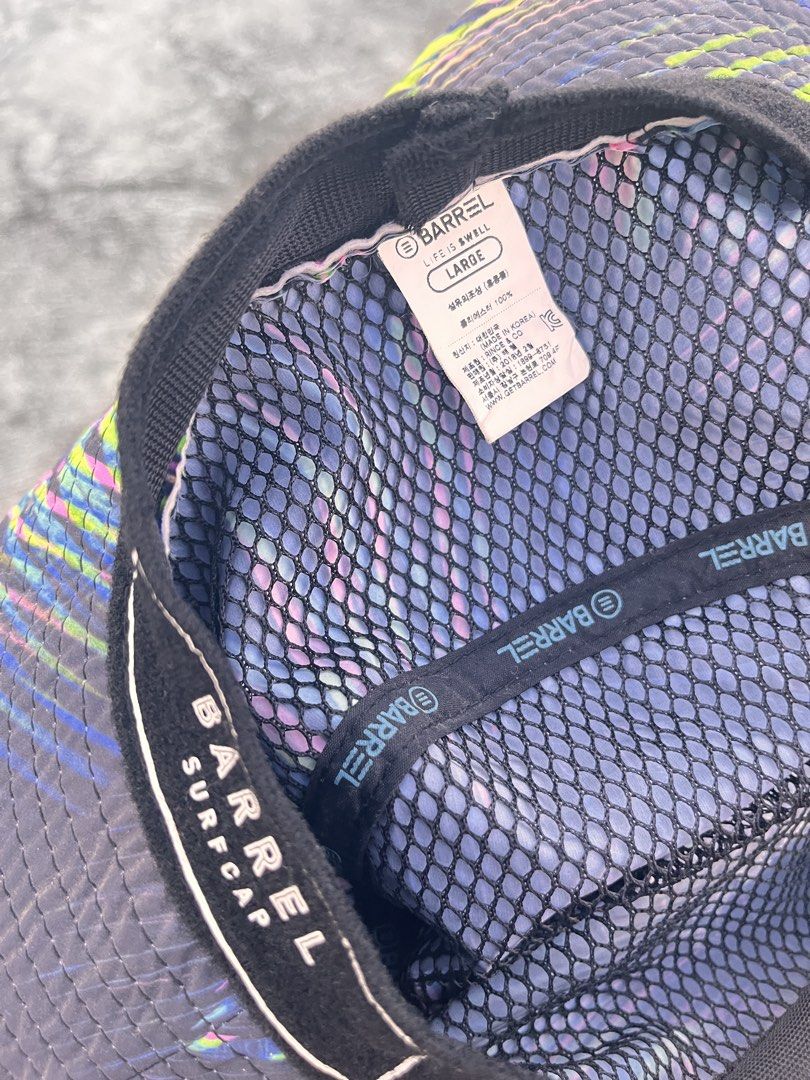 +BARREL SURF CAP (Category: Activewear) located in Cebu City. Submitted by maytagumpay (Listing ID 1470831053, Image 3). Description: +BARREL SURF CAP Color rate: 9.9/10 Issue: none 🍀Condition: EXCELLENT 🏷️: @ ₱7️⃣4️⃣9️⃣ only 🚚: @ ₱1️⃣ only DELIVERY CHARGE 🚫NO COD 🙏 I WOULD APPRECIATE IT IF YOU COULD DITCH UNREASONABLE HAGGLING Disclaimer‼️ ⚠️ITEM COLOR MAY VARY DUE TO LIGHTING ⚠️PLS. MANAGE EXPECTATIONS ITEM ISN’T BRAND NEW UNLESS STATED ⚠️