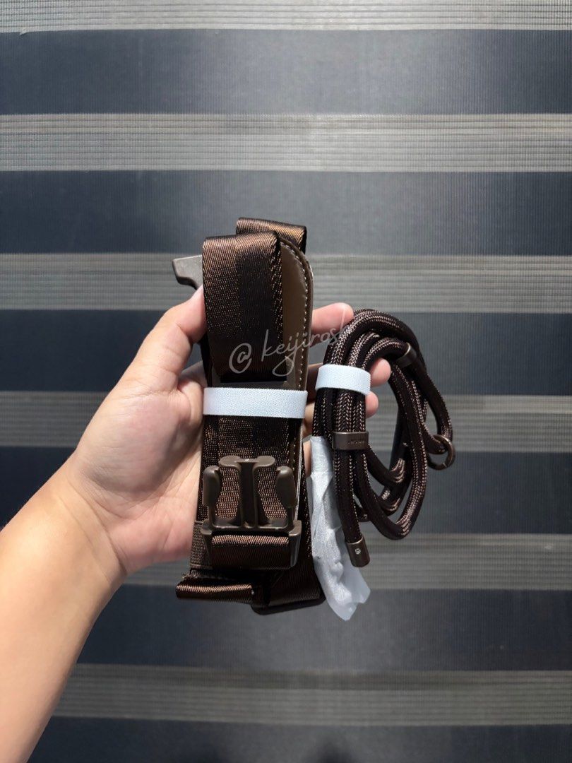 BASH Alps Arc Waistpack in Terra and Frost (Category: Cross-body Bags) located in Meycauayan. Submitted by keijirosh (Listing ID 1470882013, Image 2). Description: [ wts lfb ph ! ◜◡◝ 💬 ] — discounted bash alps collection arc waistpack in terra and frost ✧ onhand, authentic, brand new ✧ with ziplock (with tags) ✧ strictly payo! t. body bag belt small.