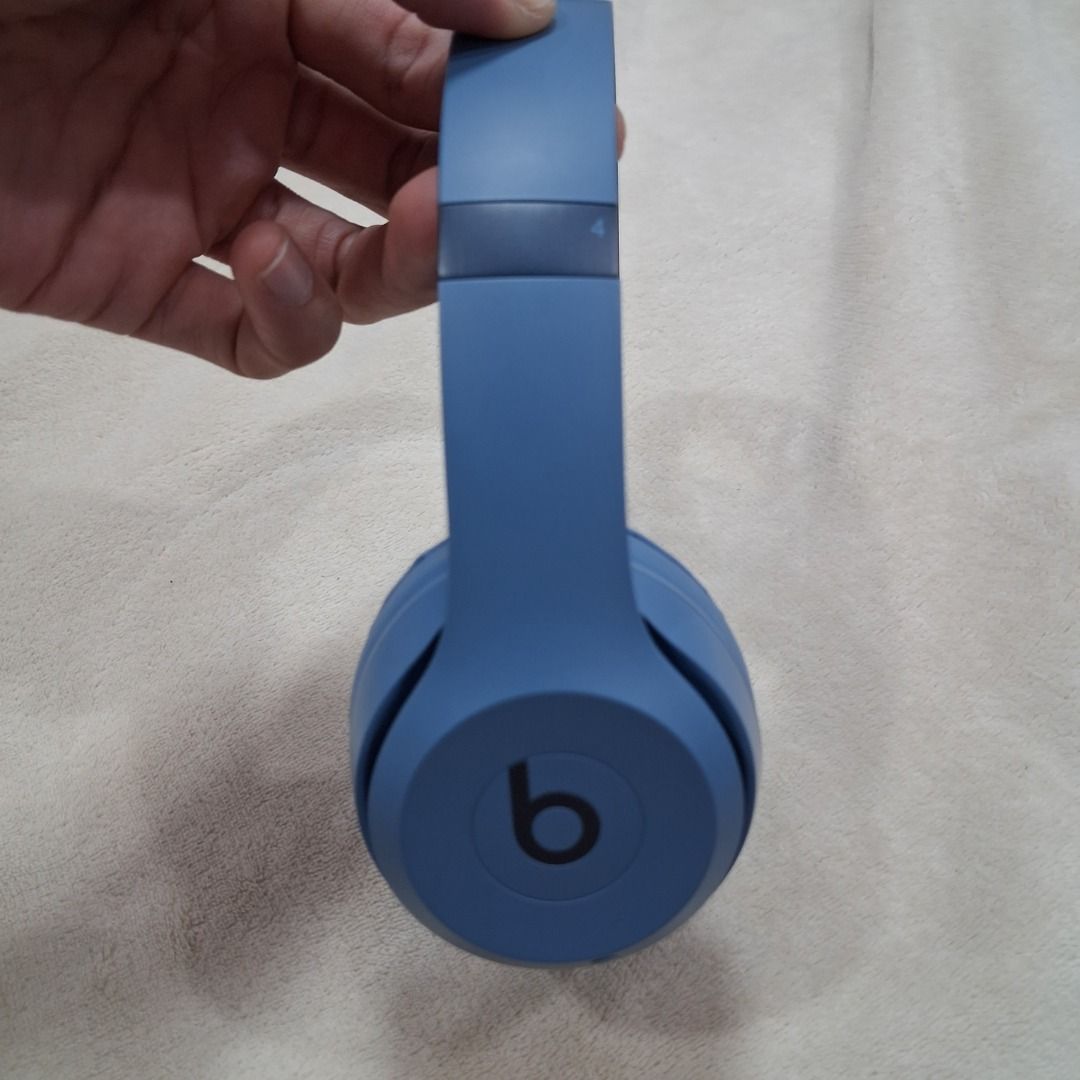Beats Solo 4 Wireless On-Ear Headphones Blue (Category: Headphones & Headsets) located in Quezon City. Submitted by lheochan (Listing ID 1470815570, Image 3). Description: Basically new, opened just for testing. Missing box. Complete accessories and paperwork. Have a nice day..