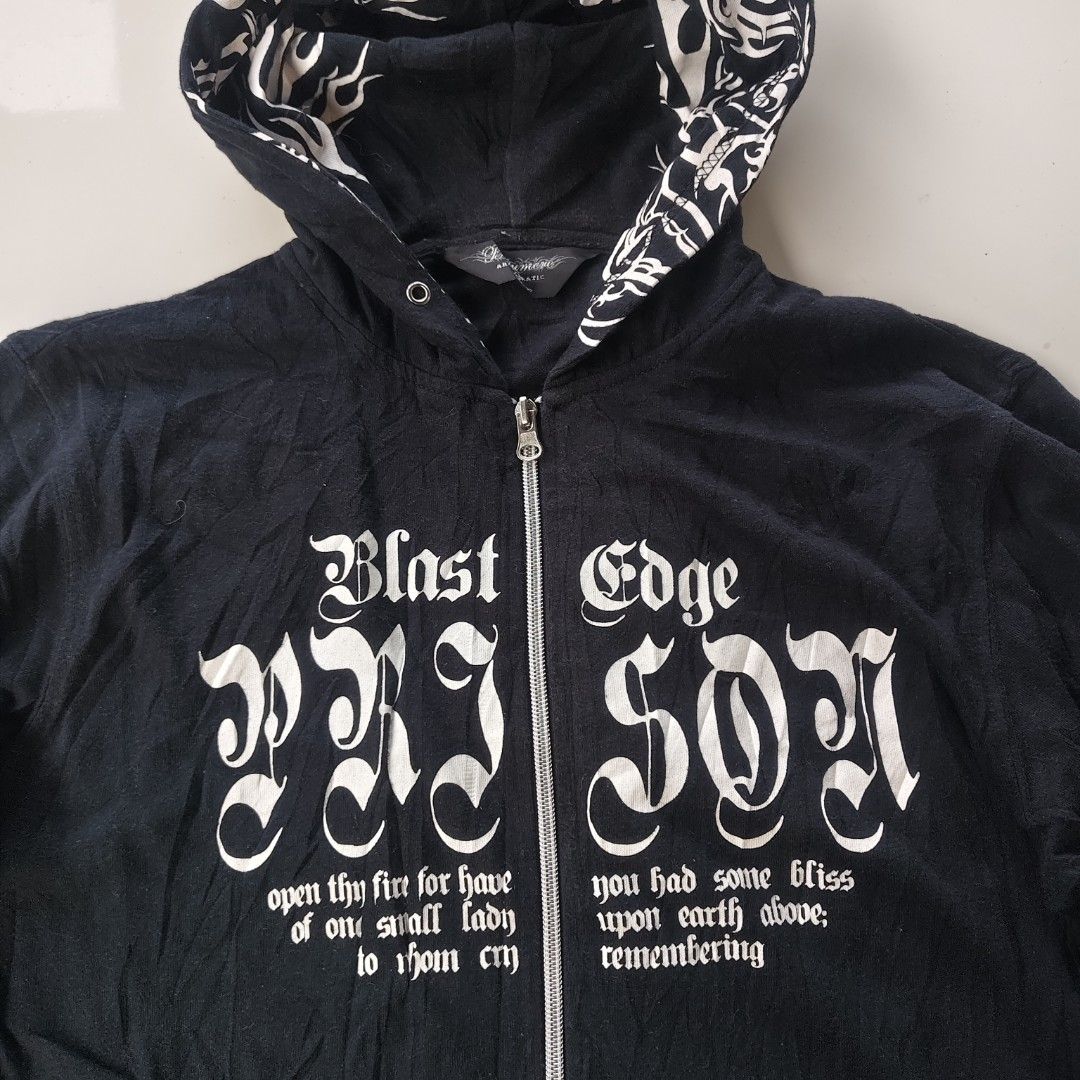 beaumere hoodie (Category: Coats, Jackets and Outerwear) located in Amadeo. Submitted by josephotep (Listing ID 1470836267, Image 2). Description: beaumere hoodie L on tag 19.5x26 missing lase. need wash fresh from bale 750 plus sf. loc cavite pm📥.