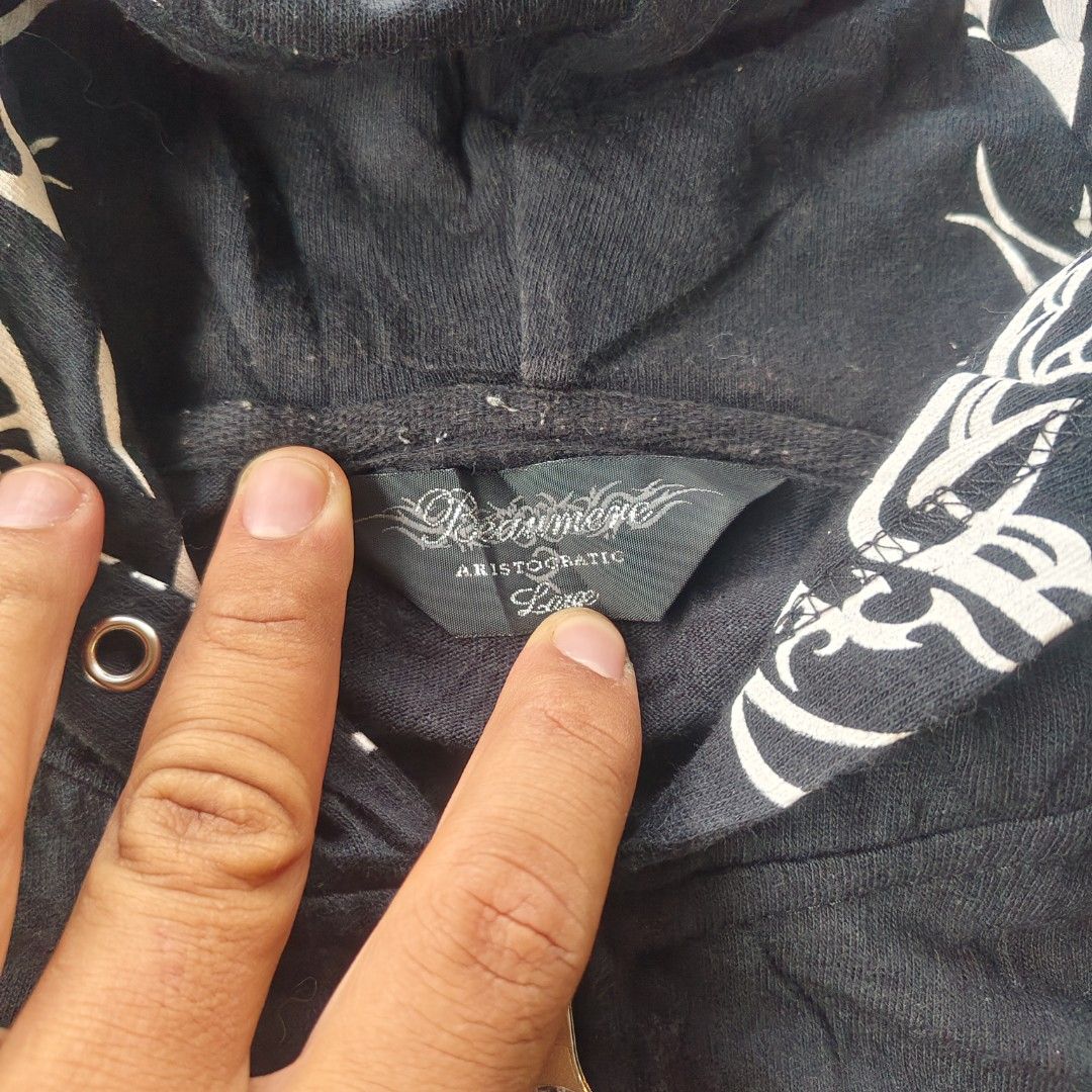 beaumere hoodie (Category: Coats, Jackets and Outerwear) located in Amadeo. Submitted by josephotep (Listing ID 1470836267, Image 3). Description: beaumere hoodie L on tag 19.5x26 missing lase. need wash fresh from bale 750 plus sf. loc cavite pm📥.
