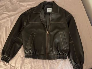 (Category: ) located in . Submitted by callixcloset (Listing ID 1470916119, Image 1). Description: .