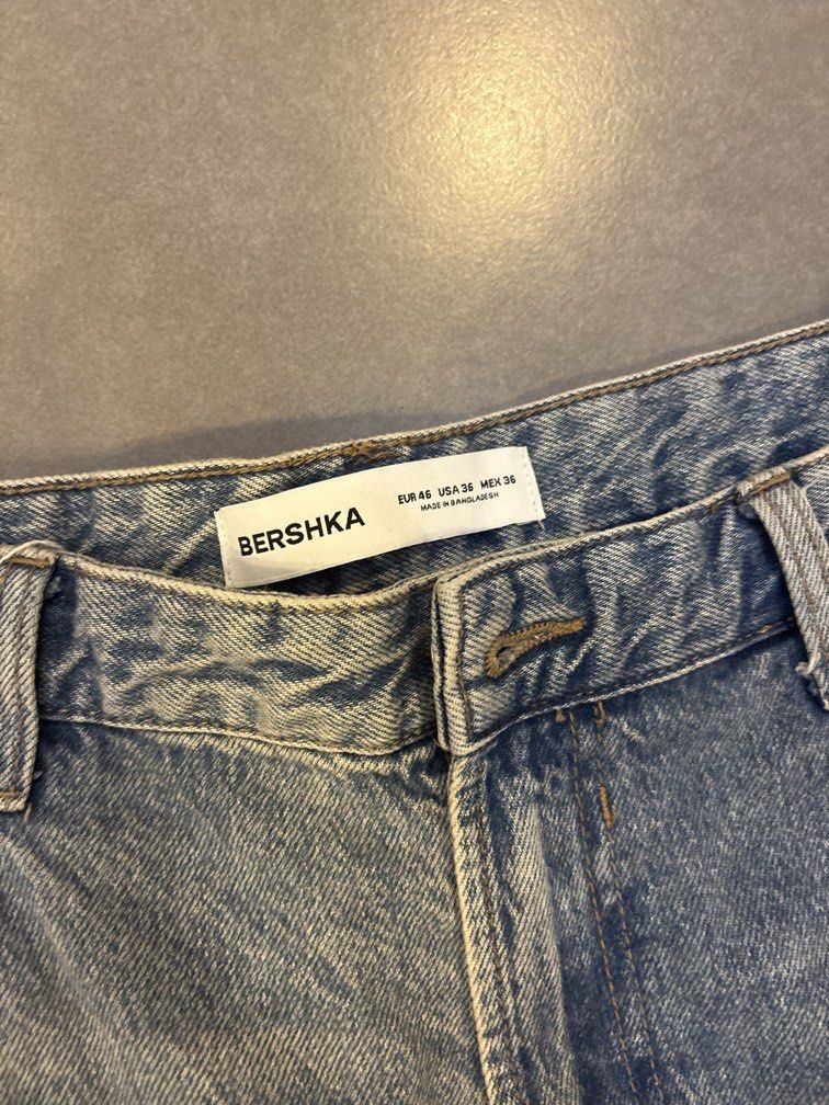 Bershka Light Wash Jeans (Category: Jeans) located in Cavite. Submitted by skydebelen62804 (Listing ID 1470867344, Image 2). Description: Not thrifted Waist 36 Length 44 Leg hole 10 Nego for sure buyers .