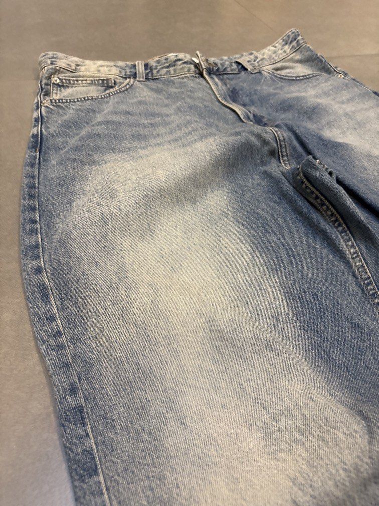 Bershka Light Wash Jeans (Category: Jeans) located in Cavite. Submitted by skydebelen62804 (Listing ID 1470867344, Image 3). Description: Not thrifted Waist 36 Length 44 Leg hole 10 Nego for sure buyers .