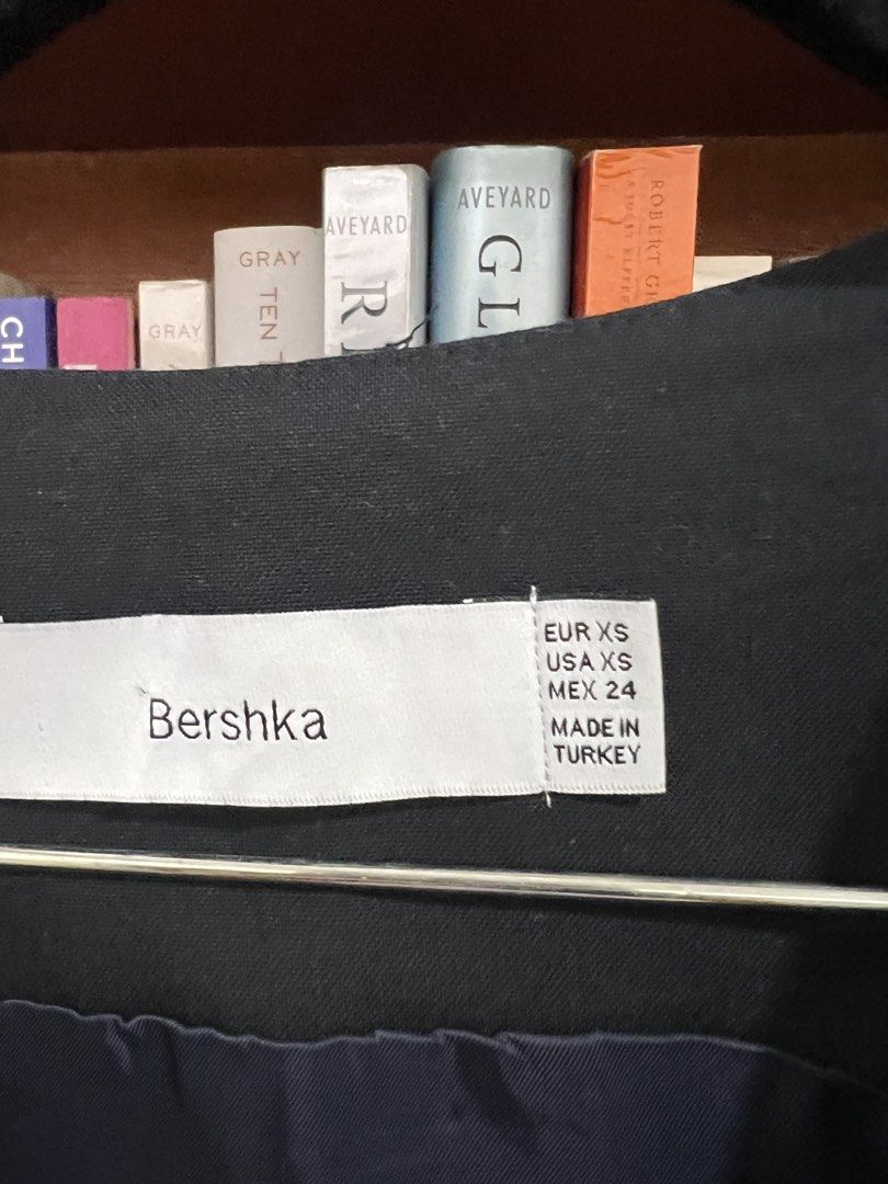 Bershka top (Category: Blouses) located in Davao. Submitted by bonksz (Listing ID 1470875088, Image 2). Description: Size xs! Used few times only in good condition.