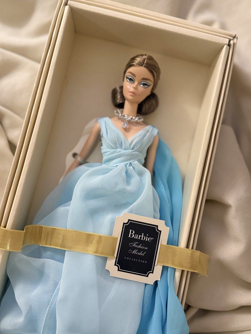 BFMC SILKSTONE BALLGOWN GOLD LABEL NRFB (Category: Figurines & Statues) located in Manila. Submitted by chee__llna (Listing ID 1470927735, Image 3). Description: GOLD LABEL ON HAND LALAMOVE READY RUSH SELLING LOW.