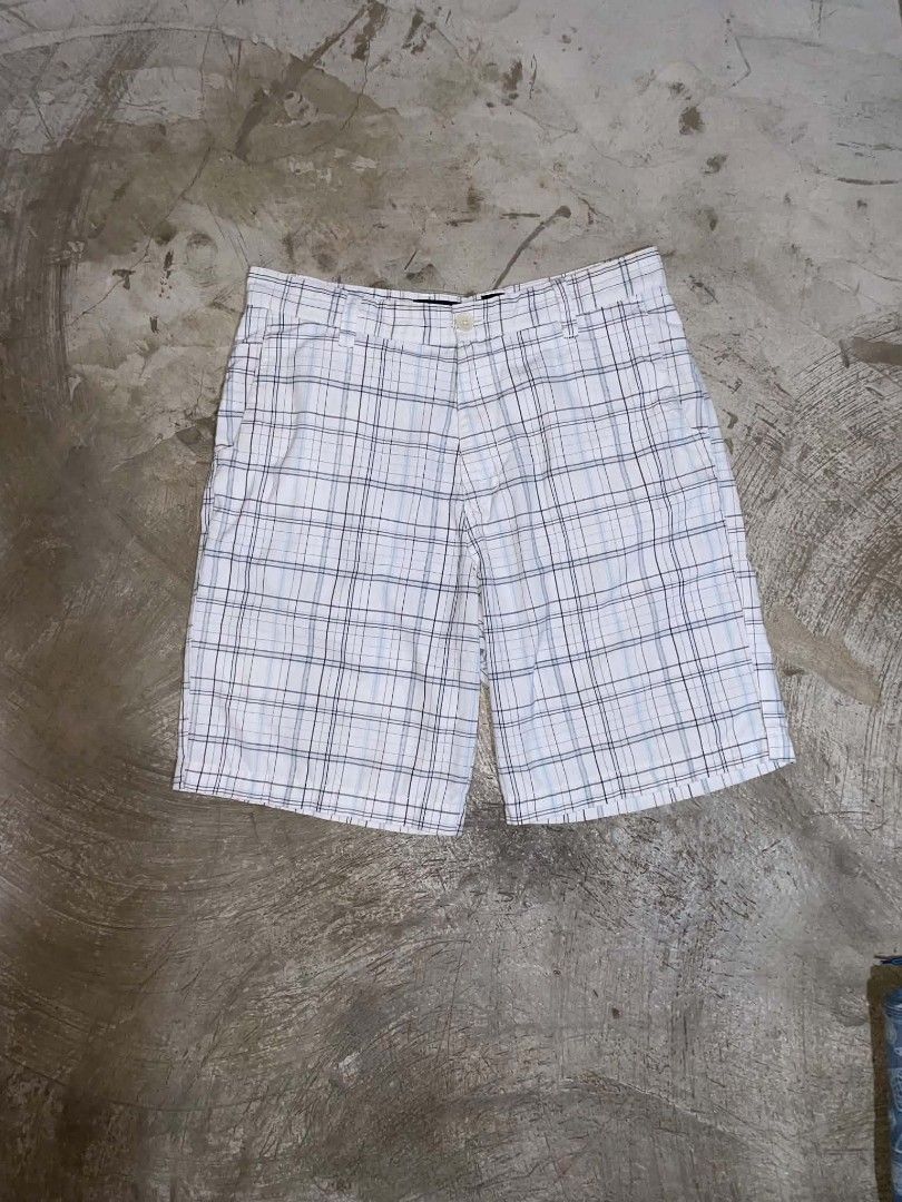 Billabong Boardshorts (Category: Swim Trunks & Board Shorts) located in Manila. Submitted by christian.cantar_177 (Listing ID 1470865357, Image 2). Description: W36 L 23 No issue!.