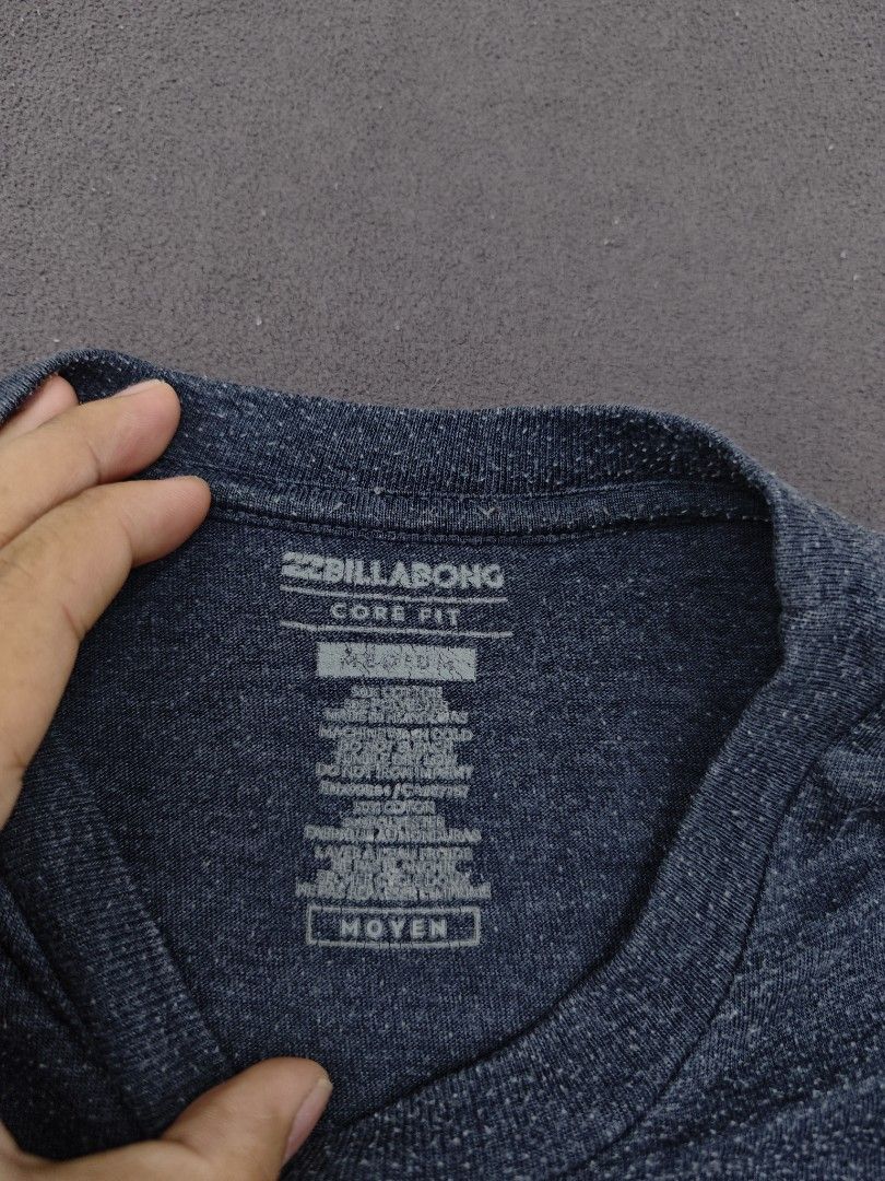 Billabong Core Fit Graphic T-Shirt (Category: Tshirts & Polo Shirts ) located in Bulacan. Submitted by pzj_thrift (Listing ID 1470779618, Image 2). Description: condition 9/10 color rate 9/10 no issue.