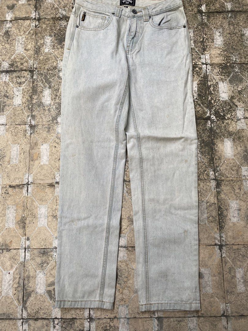 Billabong Light Wash Denim Jeans (Category: Jeans) located in Imus. Submitted by frootiloots4103 (Listing ID 1470769883, Image 1). Description: - Brand: Billabong - Style: Straight leg denim jeans (Style # M331VBFJ) - Wash/Look: Light wash with natural fading and distressing - Material: 100% premium cotton - Features: Classic 5-pocket styling, front button closure, and leather back patch - Condition: Excellent, ready to wear OPEN FOR NEGO (best i
