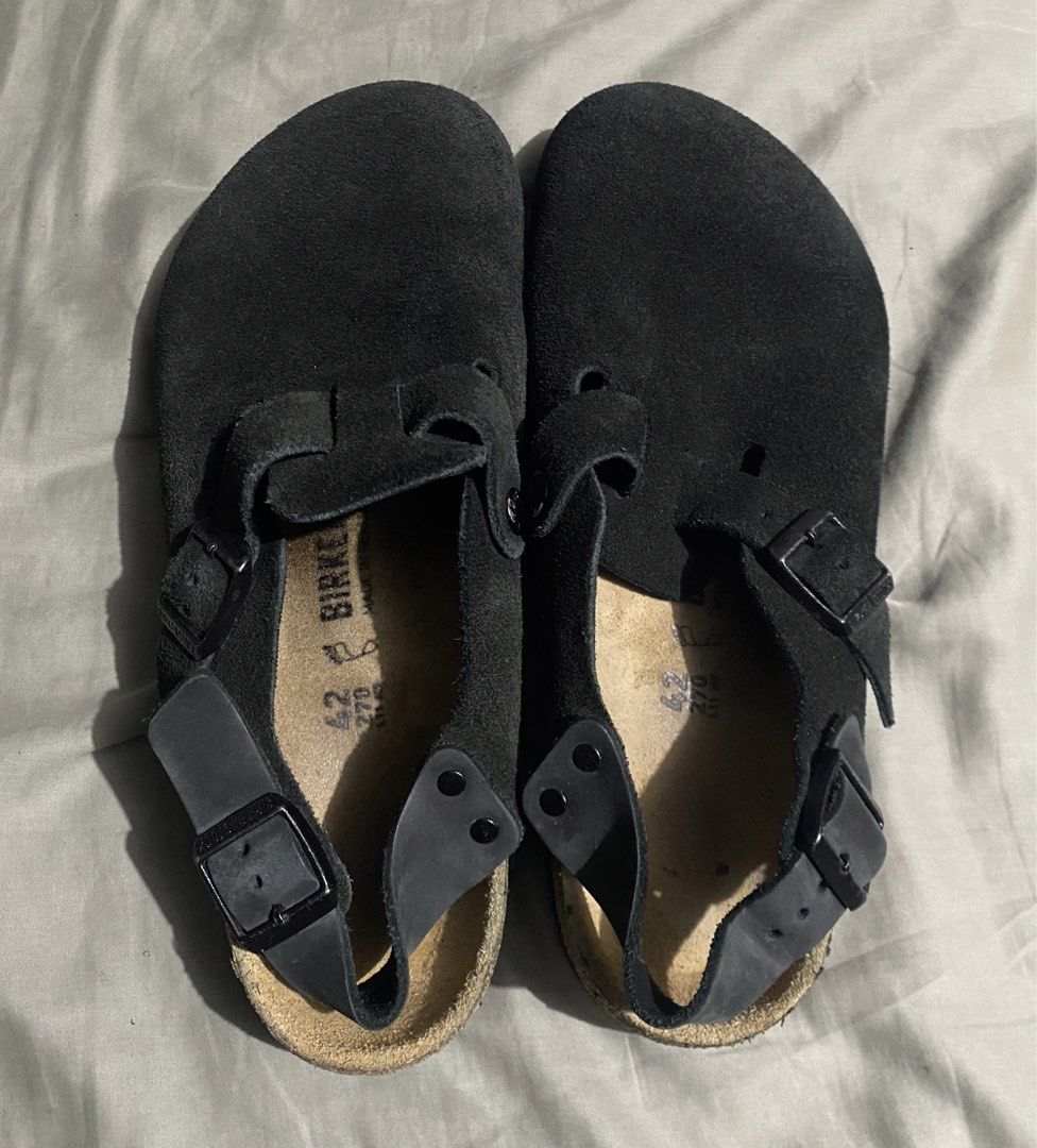 Birkinstock Black Tokio Clogs (Category: Casual Shoes) located in Naga. Submitted by junked_garments_v2 (Listing ID 1470859423, Image 3). Description: Birkinstock Black Tokio Clogs Excellent Condition Minimal Sign Of Use Need Cleaning Size 42 Dm me to purchase.