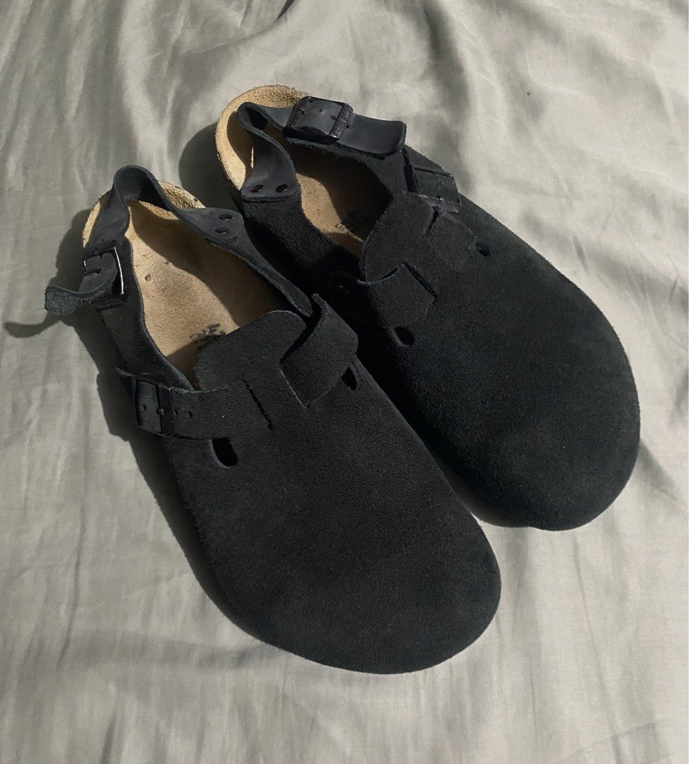 Birkinstock Black Tokio Clogs (Category: Casual Shoes) located in Naga. Submitted by junked_garments (Listing ID 1470867068, Image 1). Description: Birkinstock Black Tokio Clogs Excellent Condition Minimal Sign Of Use Need Cleaning Size 42 Dm me to purchase.