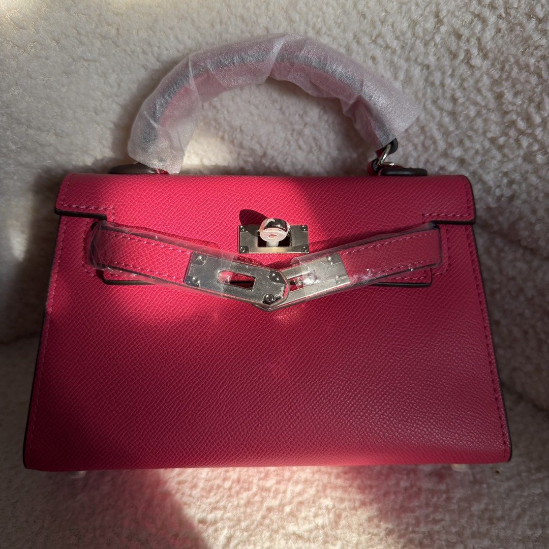 BKK Bag (Category: Purses & Pouches) located in Santa Cruz. Submitted by vendrenee (Listing ID 1470753002, Image 2). Description: .