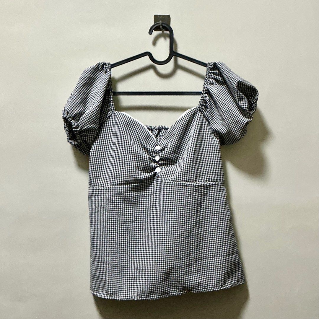 Black and White Gingham Puff Sleeve Peplum Top (Category: Blouses) located in Manila. Submitted by ari.kki (Listing ID 1470748952, Image 1). Description: . size medium . stretchy rfs: decluttering. not my size..