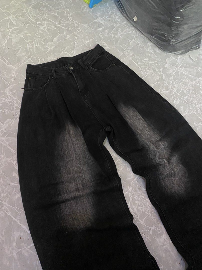 Black Baggy Pants (Category: Jeans) located in Bulacan. Submitted by _myarchive (Listing ID 1470749417, Image 3). Description: size 30 lwngth 41 Lo 10.