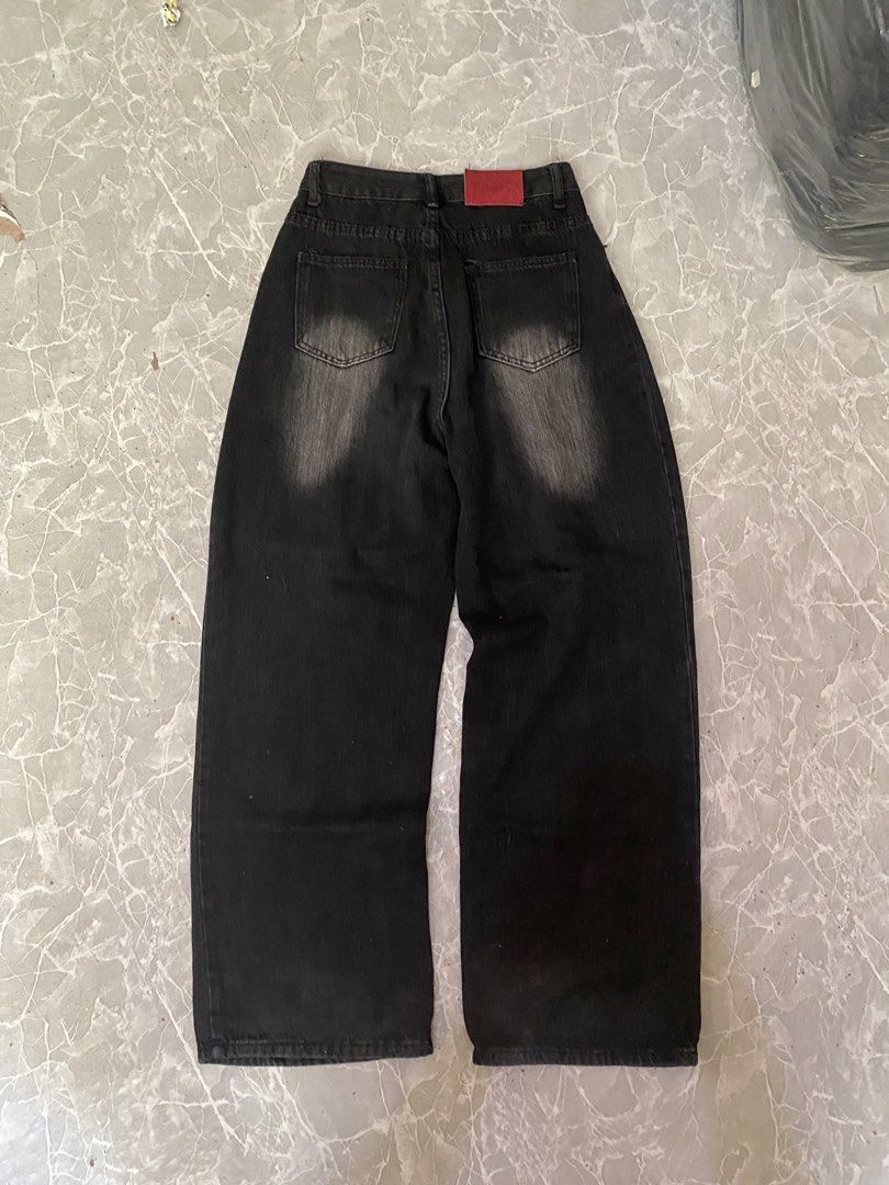 Black Baggy Pants (Category: Jeans) located in Bulacan. Submitted by _myarchive (Listing ID 1470749417, Image 2). Description: size 30 lwngth 41 Lo 10.