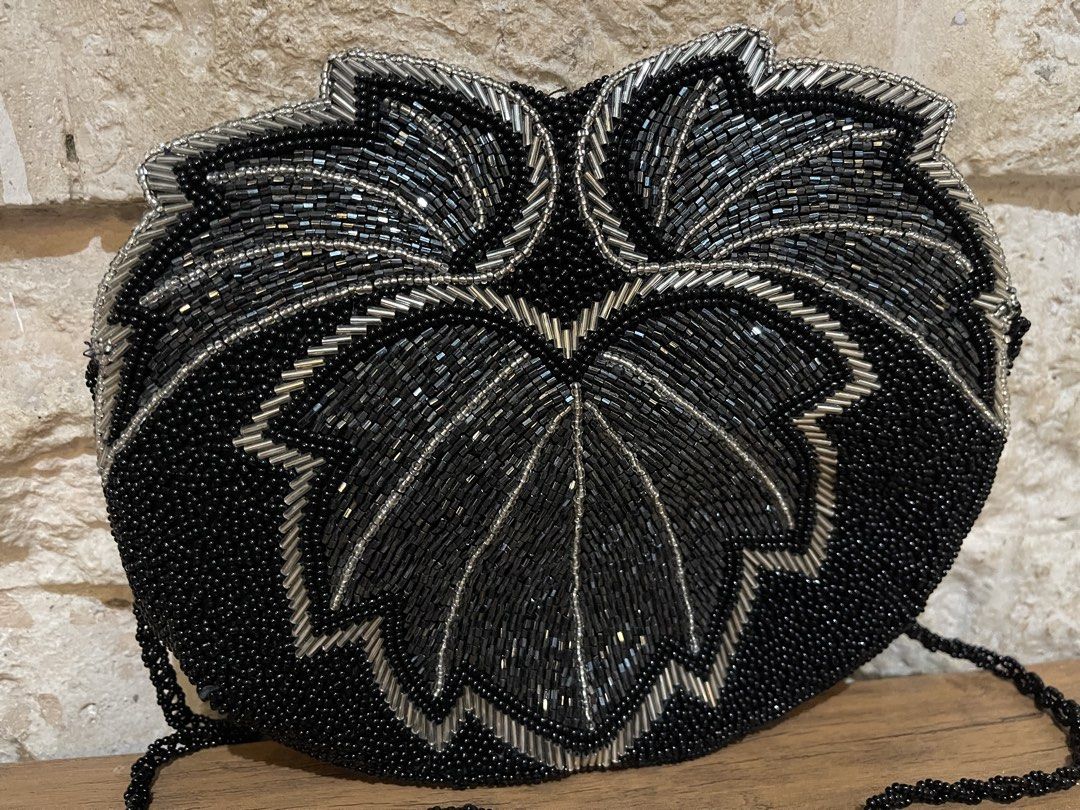 black bead-embroidered evening shoulder bag 7x8.5 (Category: Cross-body Bags) located in San Fernando. Submitted by dntjapansurpluselyu (Listing ID 1470848642, Image 2). Description: .