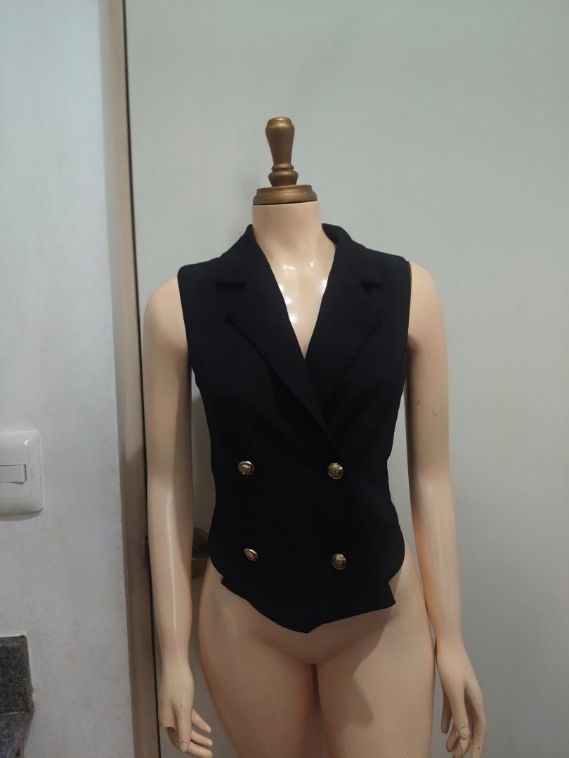Black Chaleco (Category: Others Tops) located in Manila. Submitted by deleonhann57311 (Listing ID 1470758692, Image 2). Description: Small size with inner lining bust 32 to 34 waist 26 to 30 lenght 20 inches.