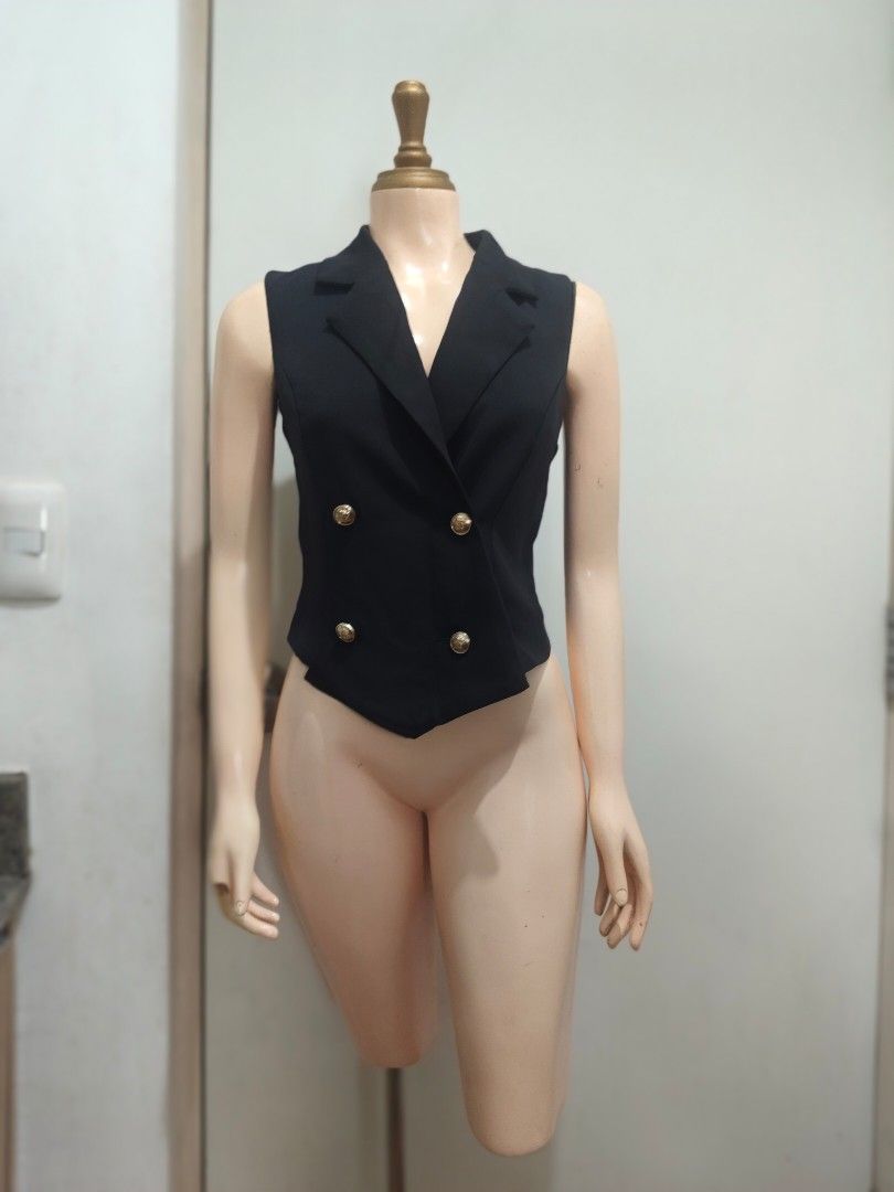 Black Chaleco (Category: Others Tops) located in Manila. Submitted by deleonhann57311 (Listing ID 1470758692, Image 1). Description: Small size with inner lining bust 32 to 34 waist 26 to 30 lenght 20 inches.