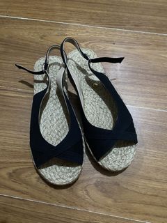 (Category: ) located in . Submitted by ilove.preloved (Listing ID 1470865527, Image 1). Description: .