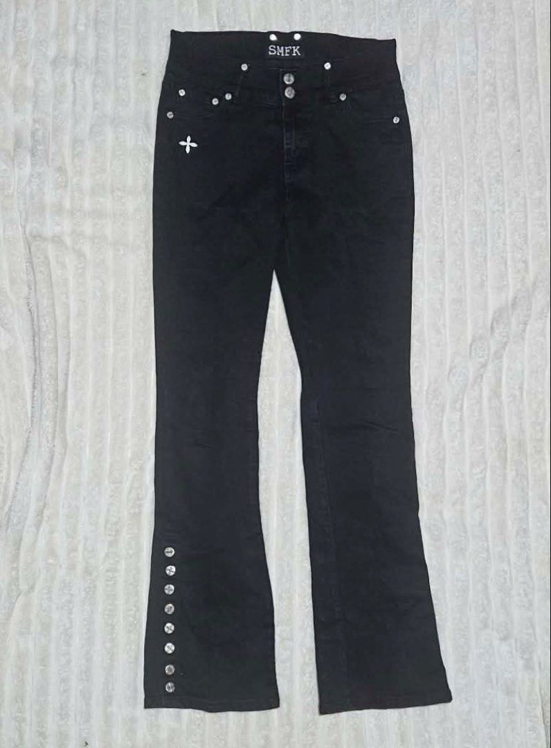 Black Flared Jeans SMFK (Category: Jeans) located in Caloocan City. Submitted by bea_d_ (Listing ID 1470767964, Image 2). Description: SMFK Plan C Black Flare Denim Jeans 🖤✨ Super sleek, edgy, and versatile high-waist flare jeans featuring signature silver cross hardware buttons down the lower side cuffs and cute cross accents. Made of 100% comfortable cotton denim. Brand: SMFK (Collection: Plan C) Size: 3 (Fits like Medium / AU/UK 10 / US 6) Co