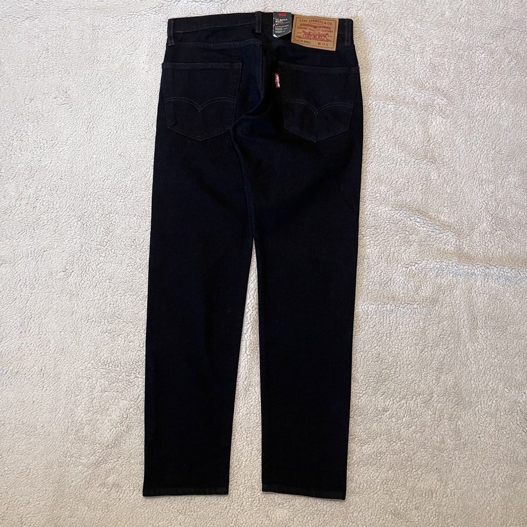 BLACK LEVIS JEANS BIG E HIBALL (Category: Jeans) located in Binangonan. Submitted by nhogsmapula-24860 (Listing ID 1470803861, Image 1). Description: BRAND NEW W/HANG TAG LEVIS BLACK HIBALL BIG E SIZE :29 no issue crispy condition 2200+ship.