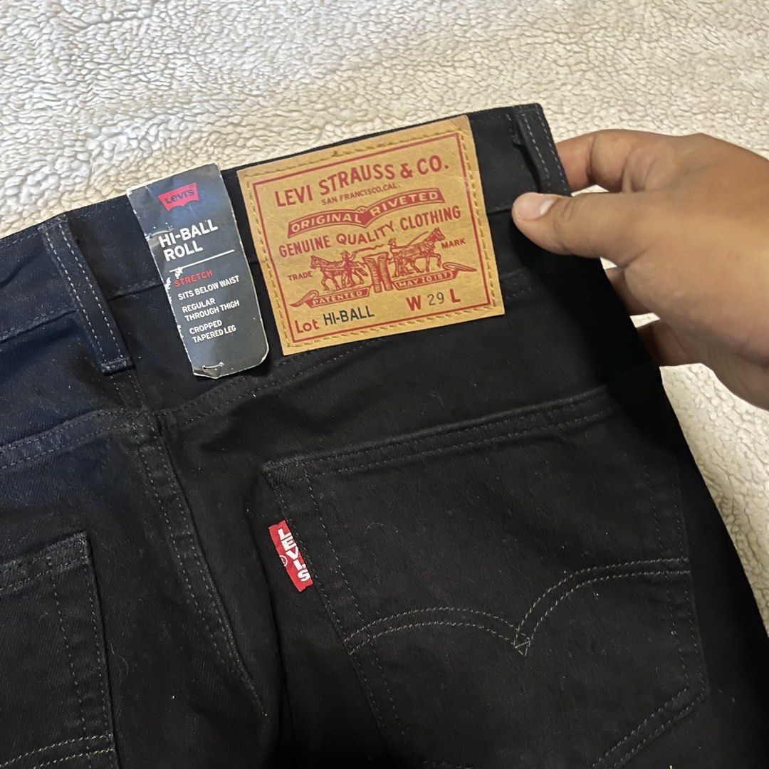 BLACK LEVIS JEANS BIG E HIBALL (Category: Jeans) located in Binangonan. Submitted by nhogsmapula-24860 (Listing ID 1470803861, Image 2). Description: BRAND NEW W/HANG TAG LEVIS BLACK HIBALL BIG E SIZE :29 no issue crispy condition 2200+ship.