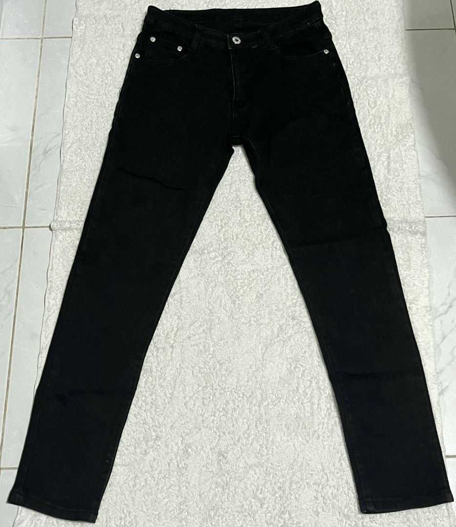 Black Pants (For Men) (Category: Jeans) located in Pasig City. Submitted by ela_zen15 (Listing ID 1470787567, Image 2). Description: Denim Pants (For Men) Black Size: 29 Can do lalamove sagot nyo po sf.