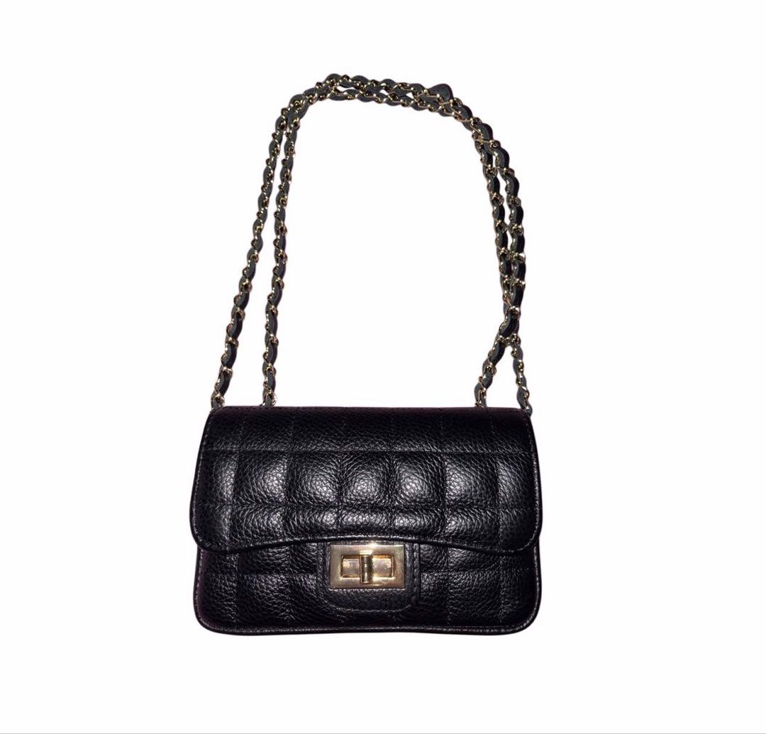Black Quilted Shoulder Bag with Gold Chain Strap (Category: Shoulder Bags) located in San Juan City. Submitted by sundaybyaly (Listing ID 1470807274, Image 1). Description: 📍TAFT VITO CRUZ MANILA 🚚 LALAMOVE (SELF BOOKING) .