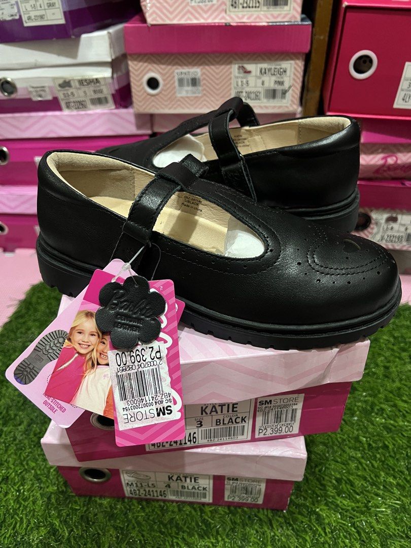 Black School Shoes (Category: Babies & Kids Fashion) located in Antipolo. Submitted by wearyourbrand.ph (Listing ID 1470809894, Image 1). Description: Code name: KATIE Available sizes: 33,34,35 Age: 10-13 yrs old Original price: 2,399 Now: 750.