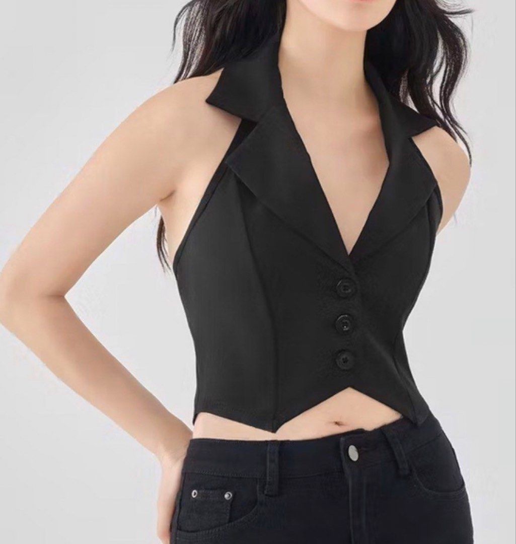 Black Vest (Category: Sleeveless) located in Manila. Submitted by xmagic.shopx (Listing ID 1470786555, Image 1). Description: .