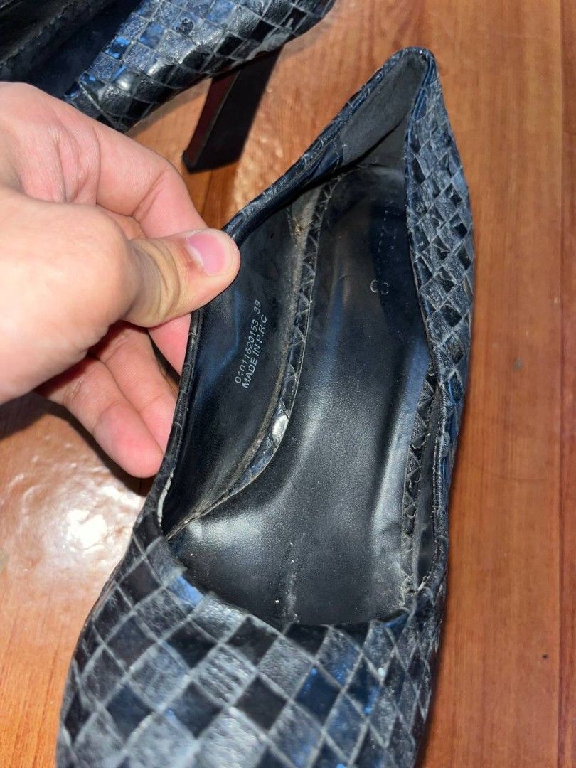 black woven/textured platform block heels (Category: Heels) located in Quezon City. Submitted by michypeachyy1 (Listing ID 1470914426, Image 3). Description: 480 plus shipping size 40 Bottega vibes.