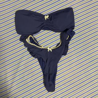 (Category: ) located in . Submitted by .ari__ (Listing ID 1470900945, Image 1). Description: .