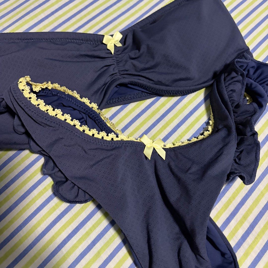 Blackbough Navy Blue Bikini Set (Category: Bikinis & Swimsuits) located in Dumaguete. Submitted by .ari__ (Listing ID 1470900945, Image 2). Description: Used once.